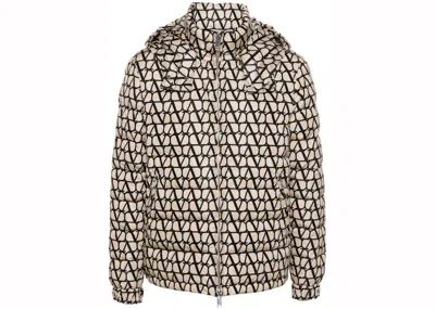 Pre-owned Valentino Men's  Toile Iconographe Down Jacket In Beige/black In Multi