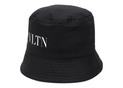 Pre-owned Valentino Garavani Men's Valentino Vltn Logo Cotton Bucket Hat In Black/white In Multi