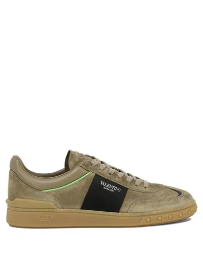 Valentino Garavani Mens Beige Sneakers With Studded Rubber Sole And Valentino Logo Detail In Tan