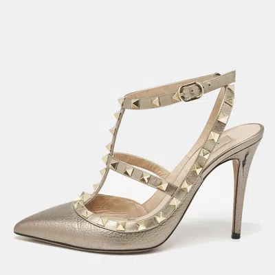 Pre-owned Valentino Garavani Metallic Leather Rockstud Caged Pumps Size 37.5 In Silver