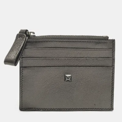 Pre-owned Valentino Garavani Metallic Leather Rockstud Zip Card Holder In Silver