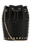 Valentino Borsa Mini In Pelle Nera Con Rivetti Piramidali E Chiusura A Cordoncino