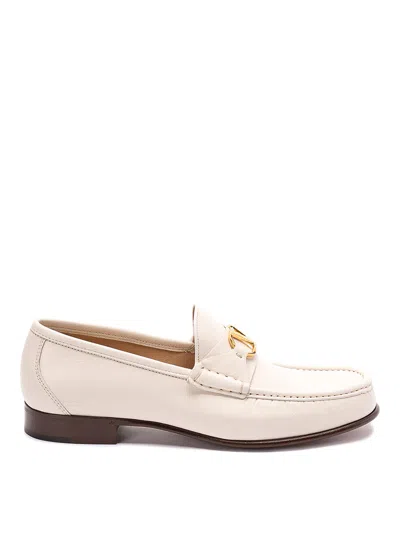 Valentino Garavani Vlogo Signature Loafers In Cream