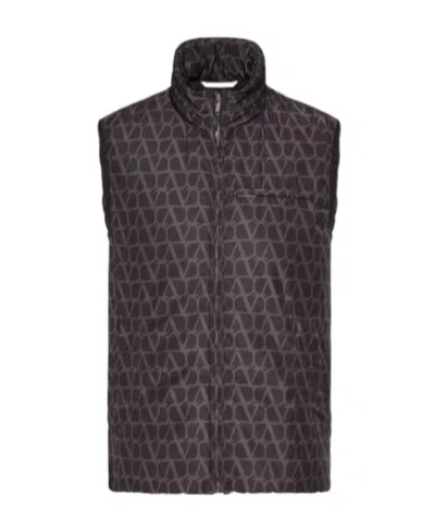 Valentino Monogram-pattern Zipped Gilet In Black