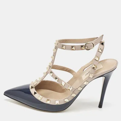 Pre-owned Valentino Garavani Navy Blue/beige Leather And Patent Rockstud Caged Pumps Size 38.5