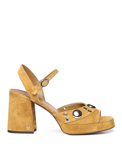 Valentino Garavani Nellcte Split Leather Platform Sandal In Beige