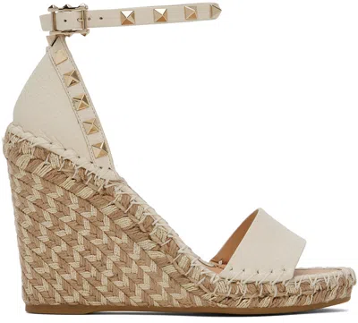 Valentino Garavani Valentino Rockstud 125 Grainy Leather Wedge Espadrille In White