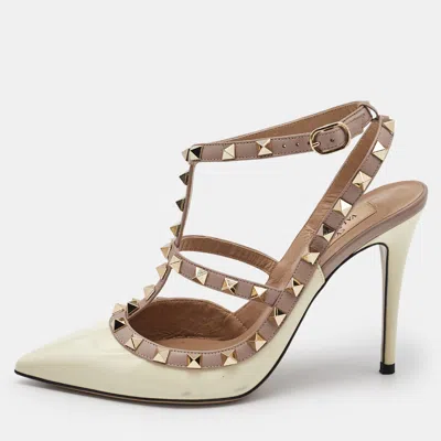 Pre-owned Valentino Garavani Off White/beige Patent And Leather Rockstud Caged Pumps Size 38.5
