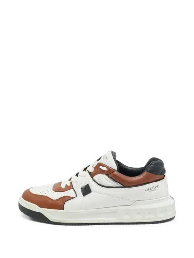 Pre-owned Valentino Garavani One Stud Leather Sneakers In White