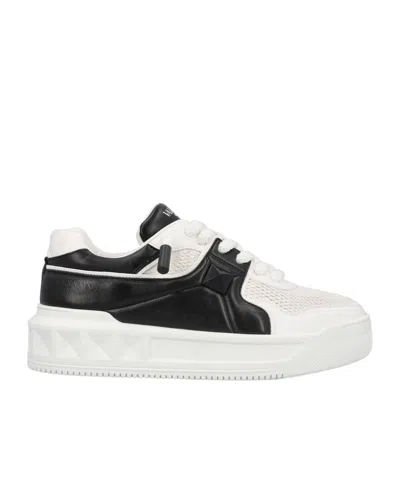 VALENTINO GARAVANI VALENTINO GARAVANI ONE STUD LACE-UP SNEAKERS