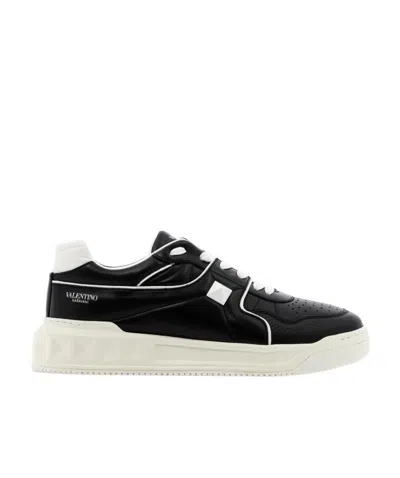 Valentino Garavani One Stud Low-cut Casual Shoes In Black