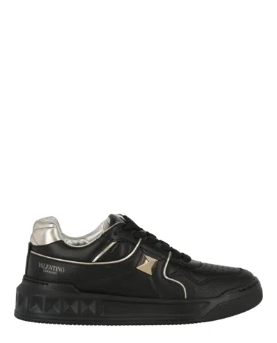 Valentino Garavani Valentino One Stud Low-top Leather Sneaker