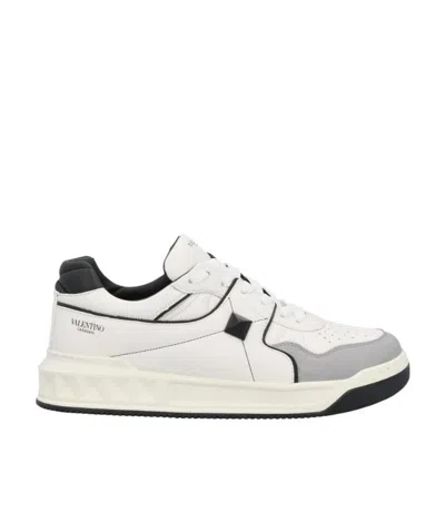 Valentino Garavani One Stud Low-top Sneakers In Black