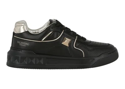 Pre-owned Valentino Garavani One Stud Lowtop (women's) Sneakers In Black Platinum