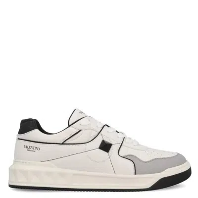 VALENTINO GARAVANI VALENTINO ONE STUD NAPPA LOW-TOP SNEAKERS