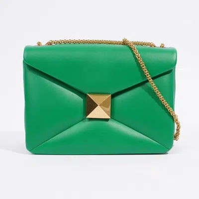 Valentino Garavani Rockstud Foldover Top Shoulder Bag In Green