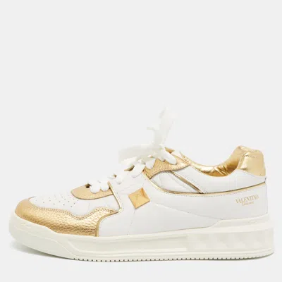 Pre-owned Valentino Garavani One Stud Size 42.5 White/gold Leather Lace Up Sneakers