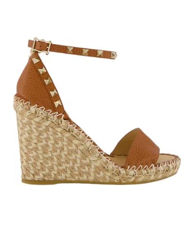 Valentino Garavani Rockstud 120 Leather Wedge Espadrilles In Tan