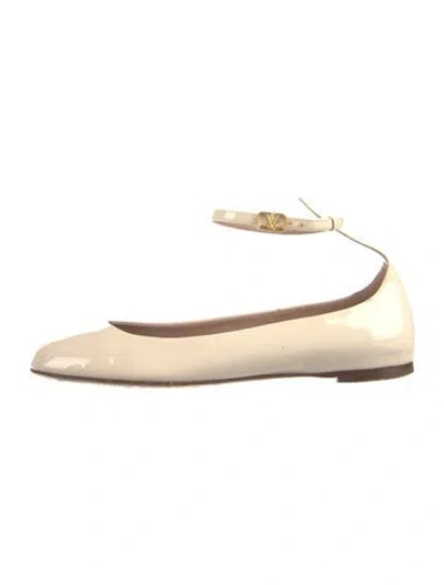 Pre-owned Valentino Garavani Patent Leather Ballet Flats In Neutral