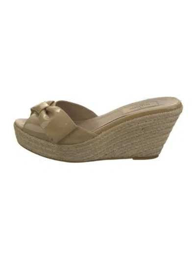 Pre-owned Valentino Garavani Patent Leather Bow Accents Espadrilles In Neutral