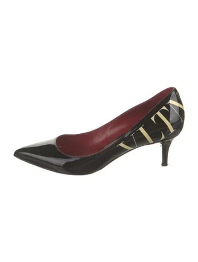Pre-owned Valentino Garavani Patent Leather Graphic Print Pumps In Black