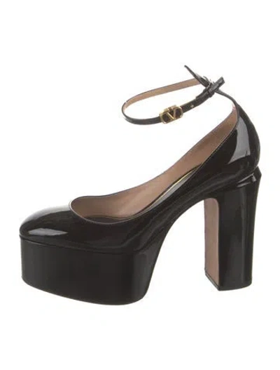 Pre-owned Valentino Garavani Patent Leather Pumps In Black