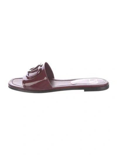Pre-owned Valentino Garavani Patent Leather Slides In Burgundy