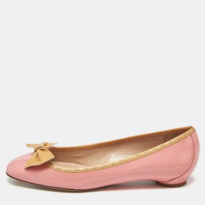 Pre-owned Valentino Garavani Pink Patent Leather Rockstud Bow Ballet Flats Size 37 In Red