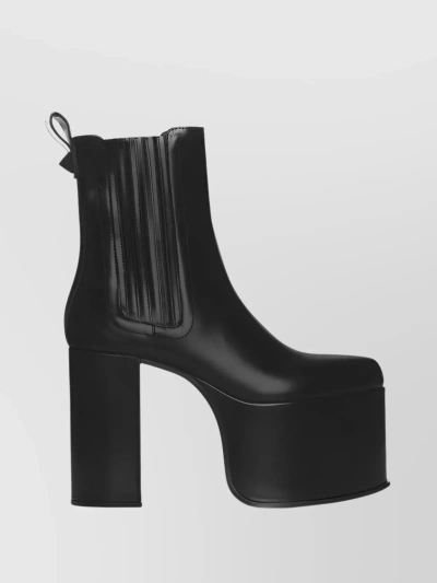 Valentino Garavani Garavani Ankle Leather Boots In Black