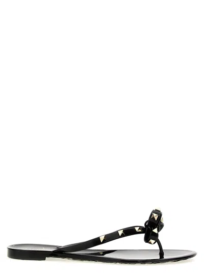 Valentino Garavani The Rockstud Rubber Flip Flops In Black