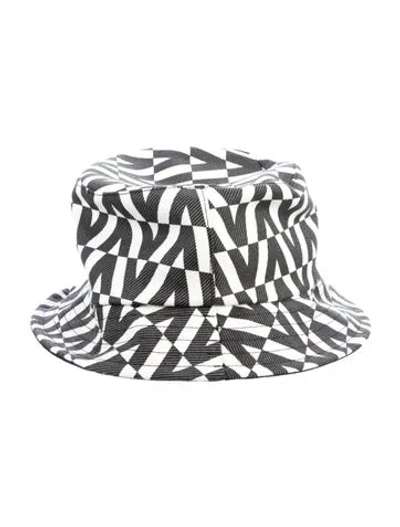 Pre-owned Valentino Garavani Printed Bucket Hat In White