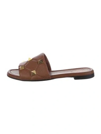 Pre-owned Valentino Garavani Quilted Pattern Leather Slides In Brown