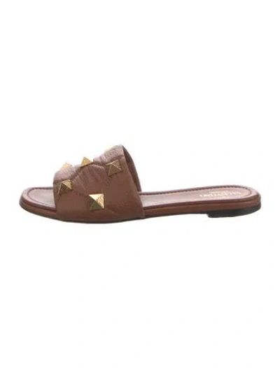 Pre-owned Valentino Garavani Quilted Pattern Leather Slides In Brown