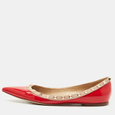 Pre-owned Valentino Garavani Red/pink Patent Leather Rockstud Pointed Toe Ballet Flats Size 39
