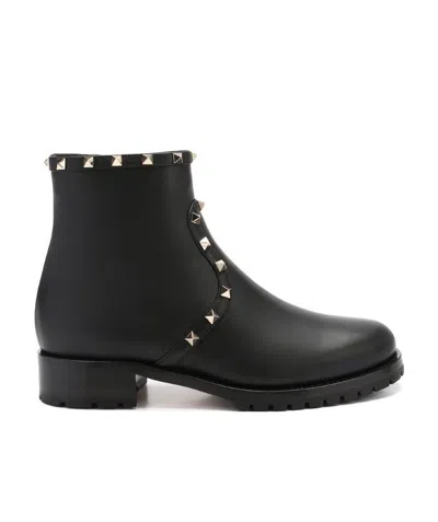 Valentino Garavani Rivet Leisure And Ankle Boots In Black