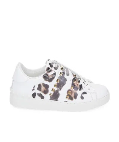 Valentino Garavani Riveted Leopard Print Leisure Sports Shoes In White