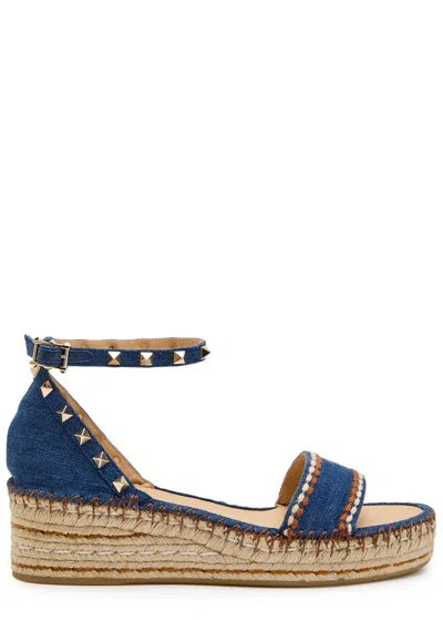 Valentino Garavani Valentino Rockstud 50 Denim Wedge Espadrilles In Blue