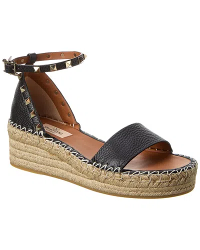 Valentino Garavani Valentino Rockstud 55 Grainy Leather Platform Sandal In Black
