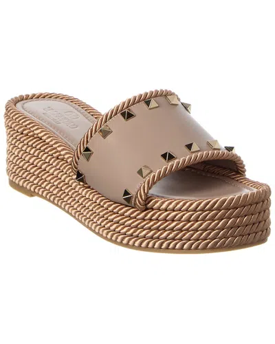 Valentino Garavani Valentino Rockstud 60 Leather Platform Sandal In Neutral