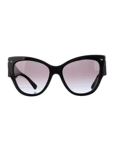 Pre-owned Valentino Rockstud Accents Cat-eye Sunglasses In Black