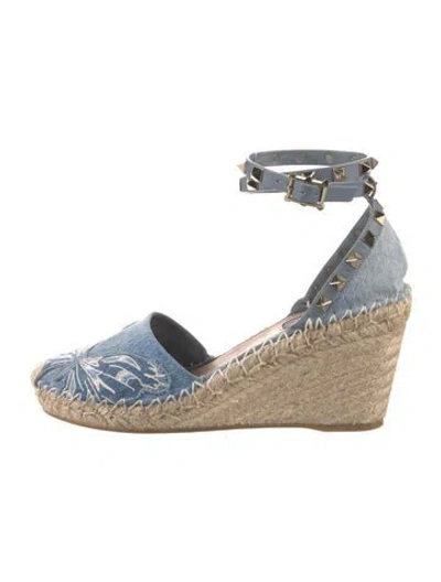 Pre-owned Valentino Garavani Rockstud Accents Denim D'orsay Pumps In Blue