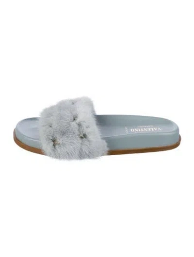 Pre-owned Valentino Garavani Rockstud Accents Fur Slides In Blue