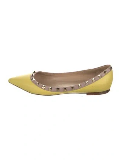 Pre-owned Valentino Garavani Rockstud Accents Leather Ballet Flats In Yellow
