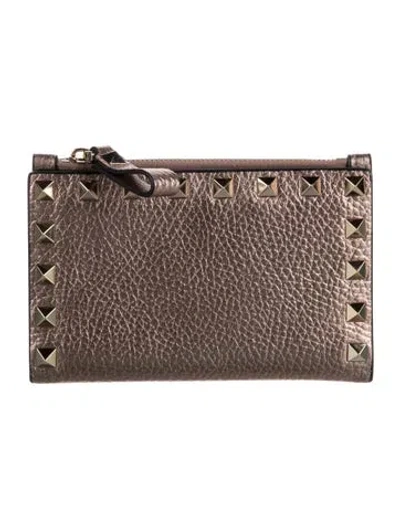 Pre-owned Valentino Garavani Rockstud Accents Leather Card Holder In Metallic/pink