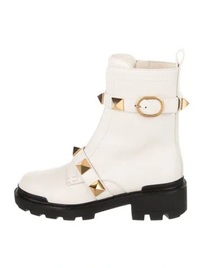 Pre-owned Valentino Garavani Rockstud Accents Leather Combat Boots W/ Tags In Neutral