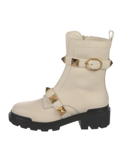 Pre-owned Valentino Garavani Rockstud Accents Leather Combat Boots W/ Tags In Neutrals