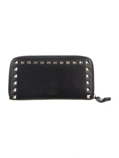 Pre-owned Valentino Garavani Rockstud Accents Leather Continental Wallet In Black