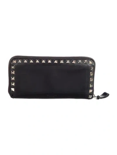 Pre-owned Valentino Garavani Rockstud Accents Leather Continental Wallet In Black
