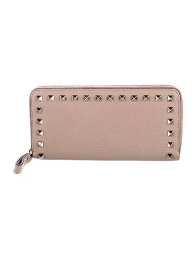 Pre-owned Valentino Garavani Rockstud Accents Leather Continental Wallet In Neutral
