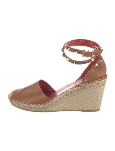 Pre-owned Valentino Garavani Rockstud Accents Leather D'orsay Pumps In Pink